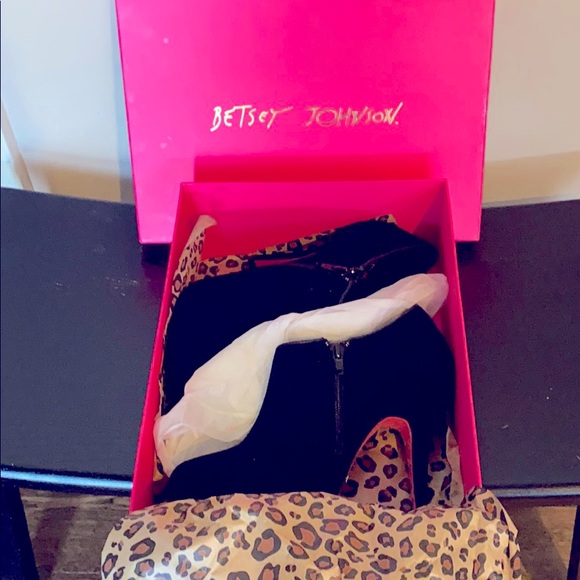 Betsey Johnson vintage ankle booties - Picture 6 of 6